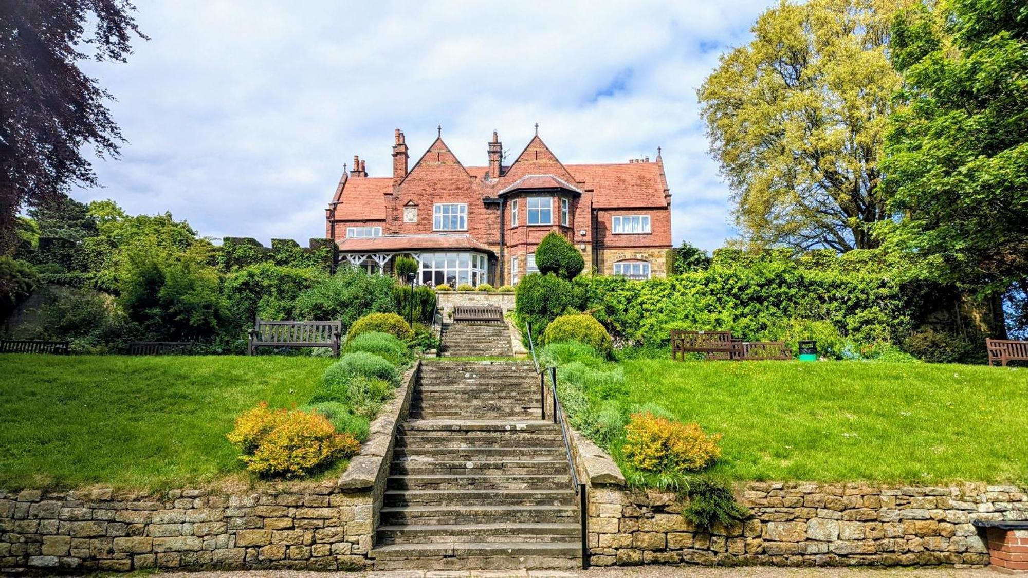 Отель Cober Hill Скарборо Экстерьер фото